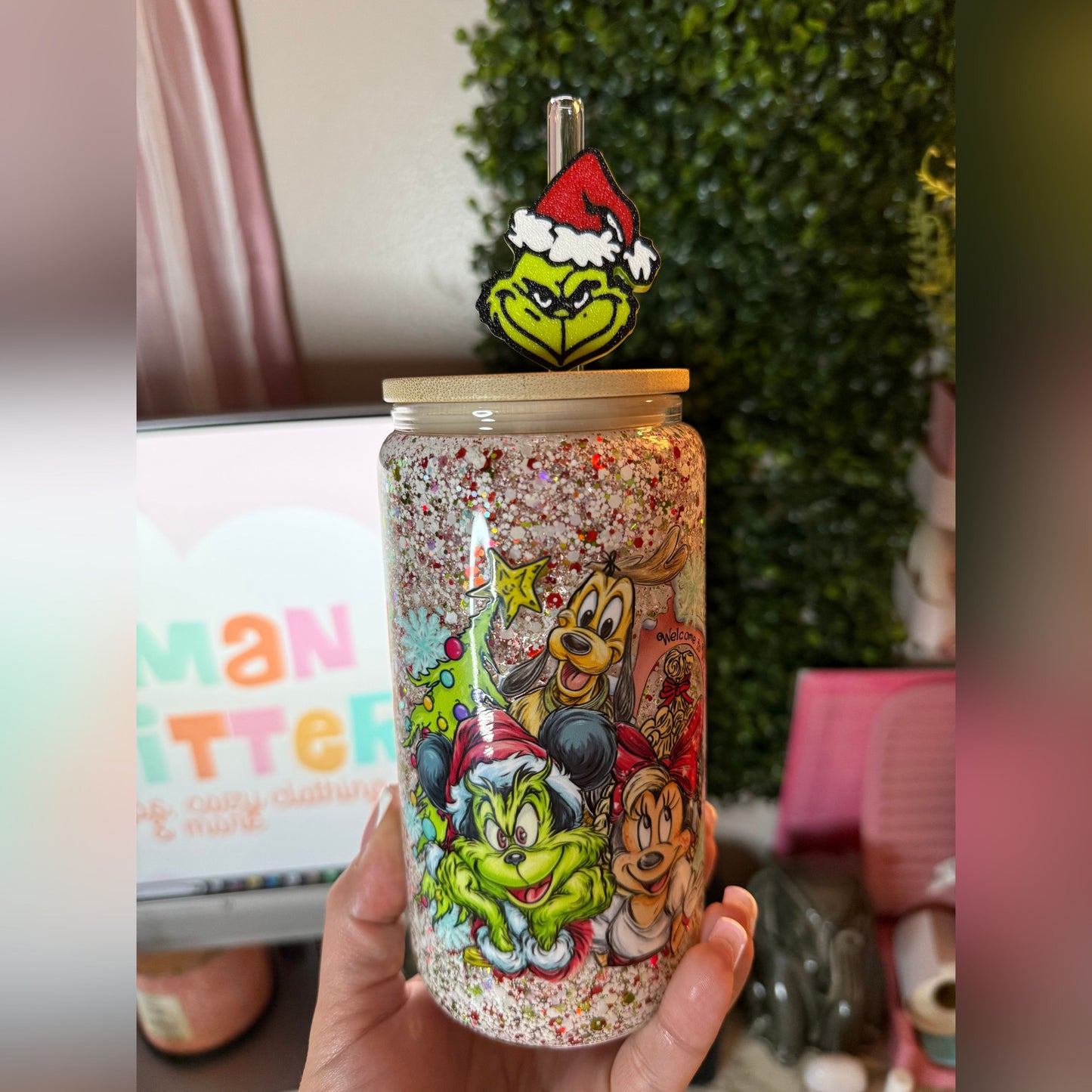 Green Mouse Snowglobe 16oz Glass Cup